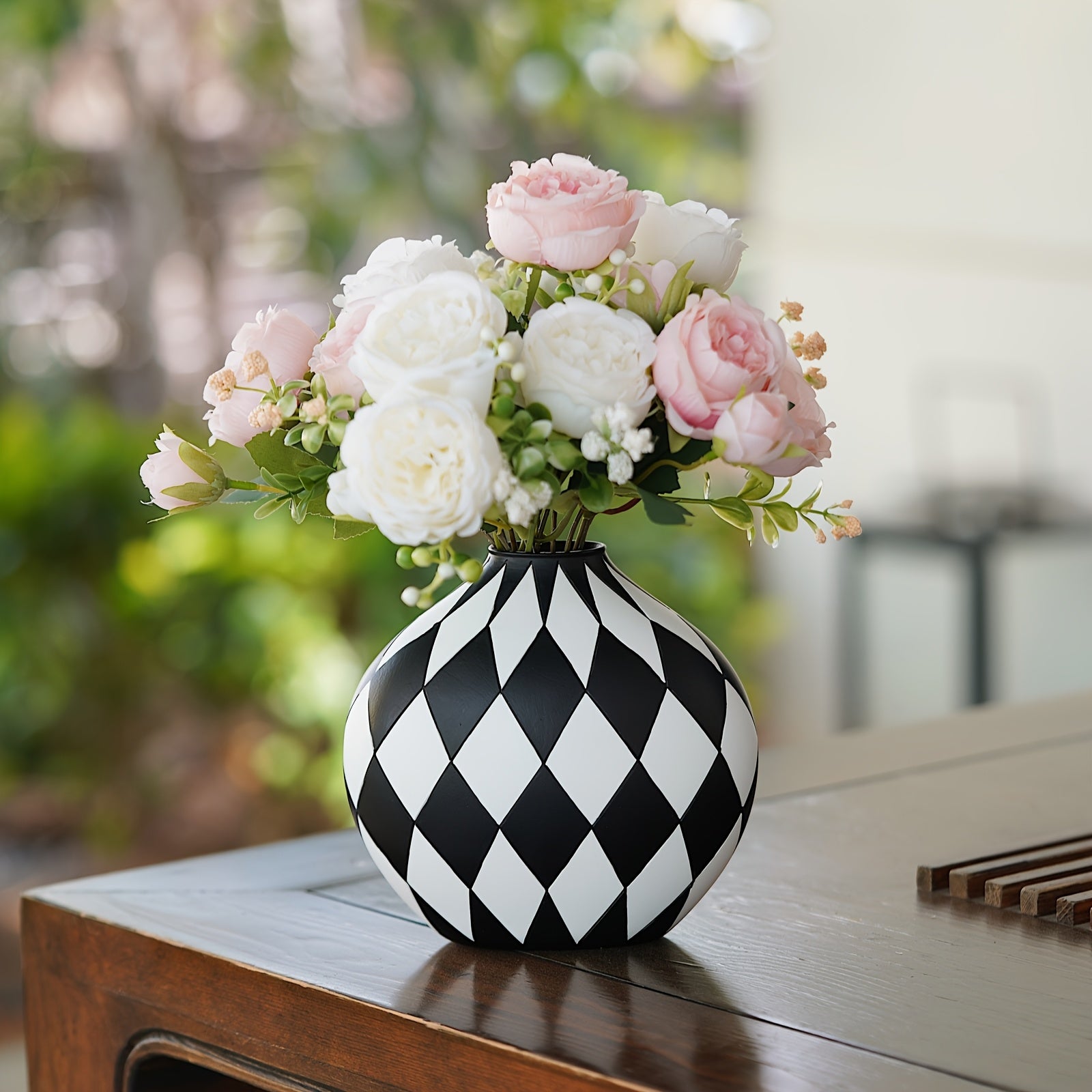 Modern Checker Vase for Home Decor, Aesthetic Decoration for Livng Room, Bedroom, Kitchen, Minimalism Abstract Flower Vase