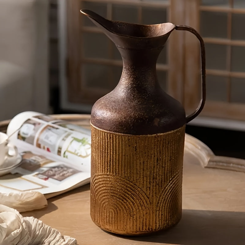 Vintage-style Metal Vase - Rustic Carved Design, Suitable for Home and Restaurant Decor, an Ideal Choice for Photography Props, Farmhouse Chic Display for Home, Living Room, and Office, Home Wedding Decoration, Primitive Flower Stand, Farmhouse Decor